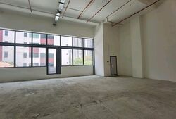 Space 18 (D12), Warehouse #561137891